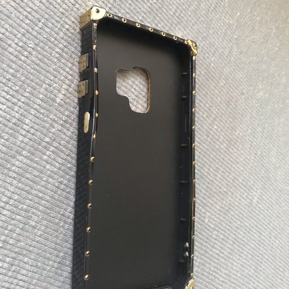 Leopard Print Phone Cover - Picture 2 of 2